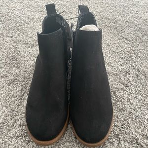 NWT- black ankle booties. Size 8